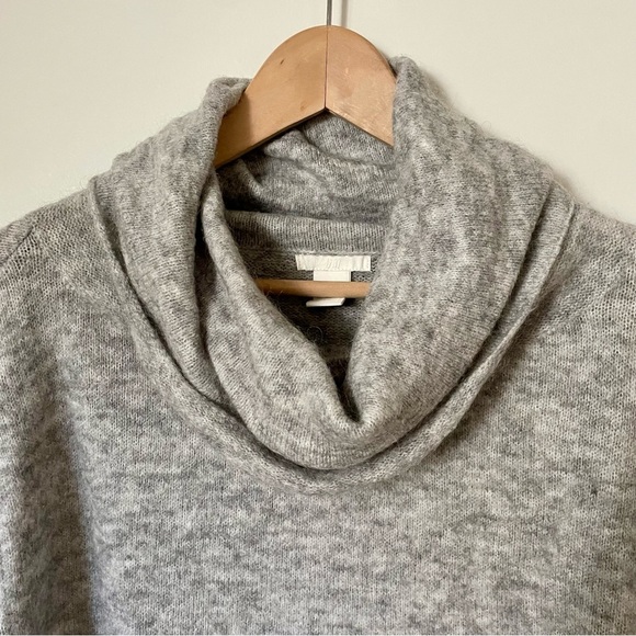 H&M Mohair Wool Blend Light Grey Marled Cowl Neck Sweater Size Medium - Picture 3 of 7